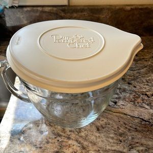 The Pampered Chef 2 Quart 8 Cups Glass Measuring Mixing Batter Bowl With Lid
